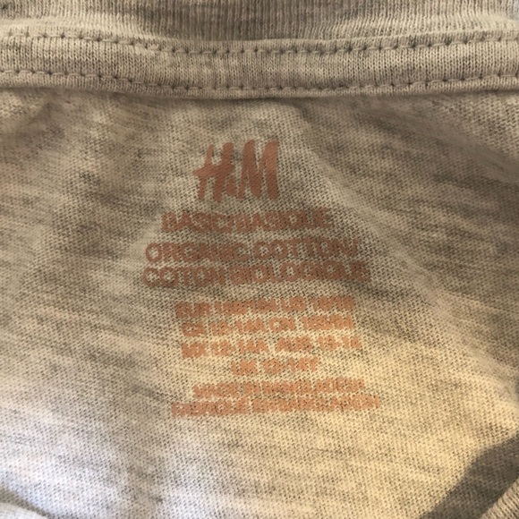 Gray t shirt - Picture 2 of 2